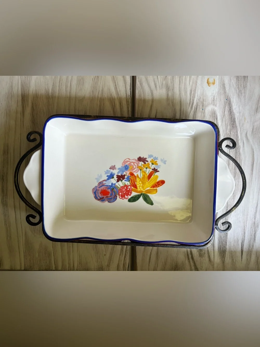 The Pioneer Woman Stoneware Casserole Baking Dish w/ Decorative Iron Trivet EUC